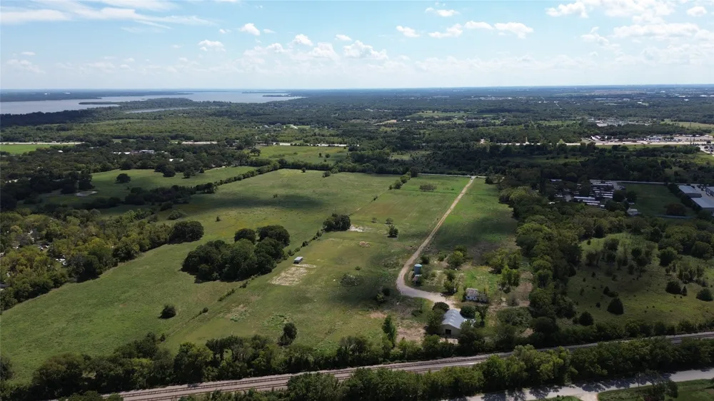 2701 Greenleaf Circle Denton, TX 76208
