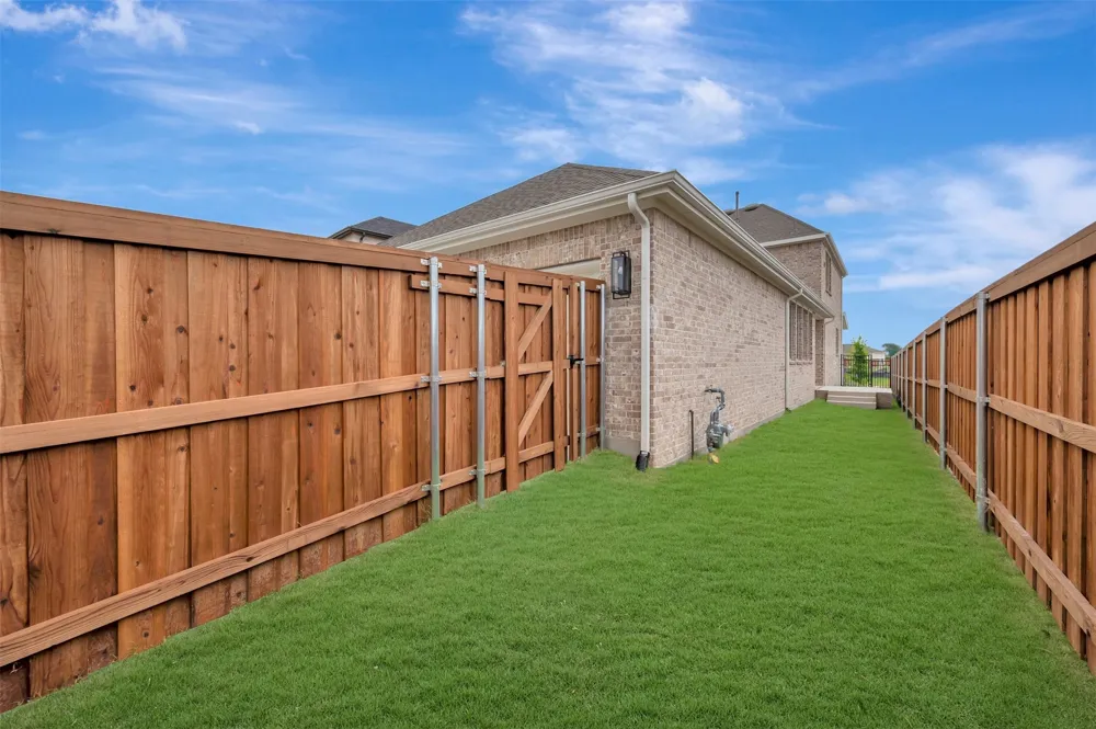 9809 Flourishing Way Mesquite, TX 75126