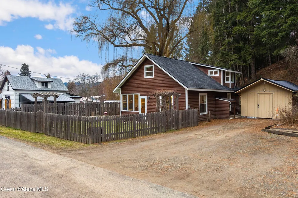 6885 Hazel Street Bonners Ferry, ID 83805
