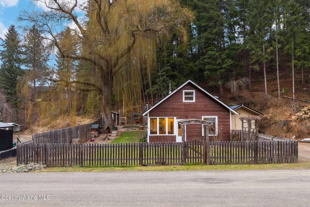 6885 Hazel Street Bonners Ferry, ID 83805