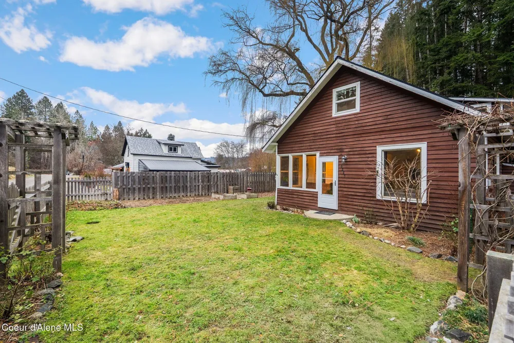 6885 Hazel Street Bonners Ferry, ID 83805