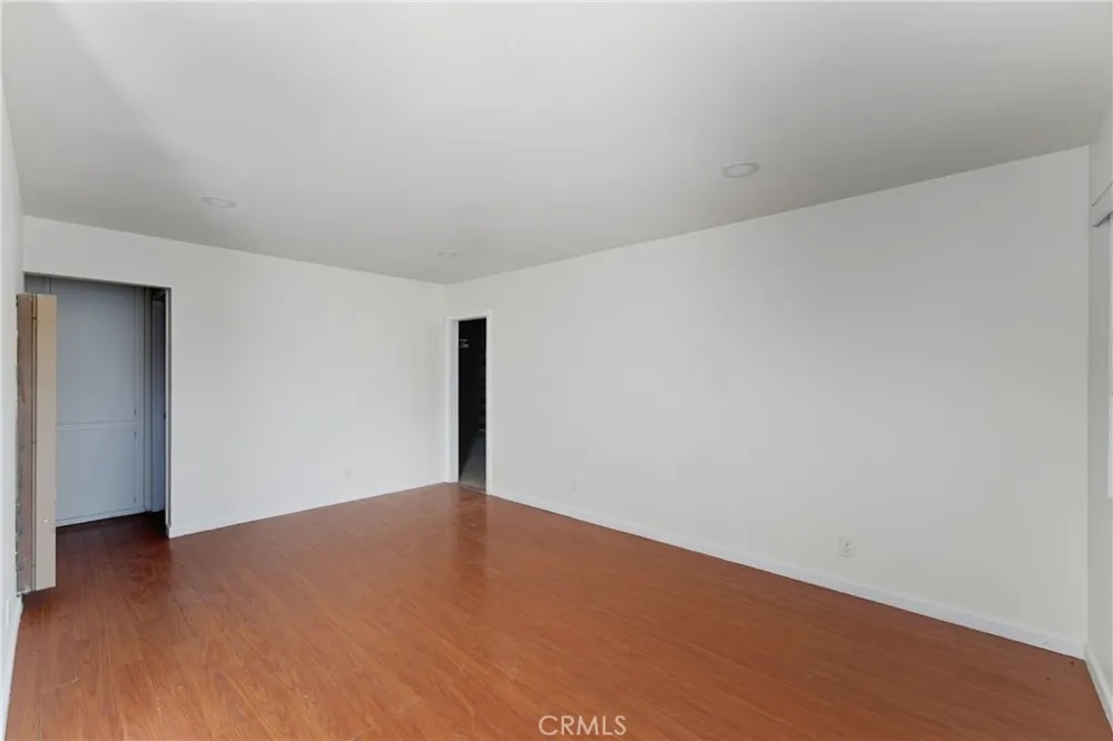 5222 Live Oak Cudahy, CA 90201