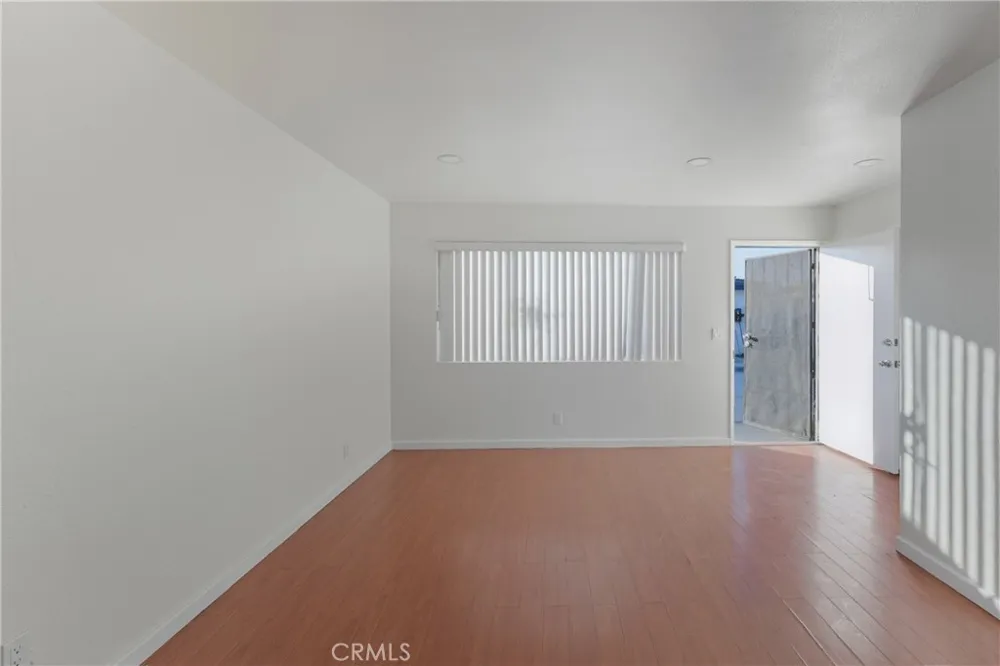 5222 Live Oak Cudahy, CA 90201