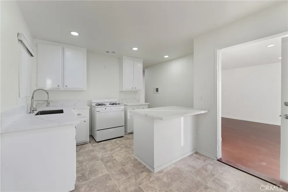 5222 Live Oak Cudahy, CA 90201
