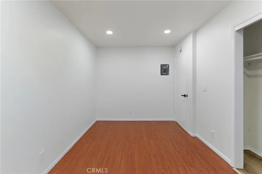 5222 Live Oak Cudahy, CA 90201