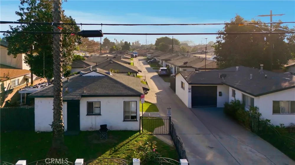 5222 Live Oak Cudahy, CA 90201