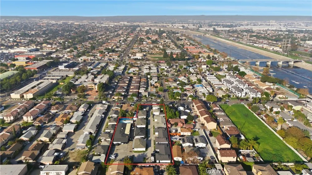 5222 Live Oak Cudahy, CA 90201