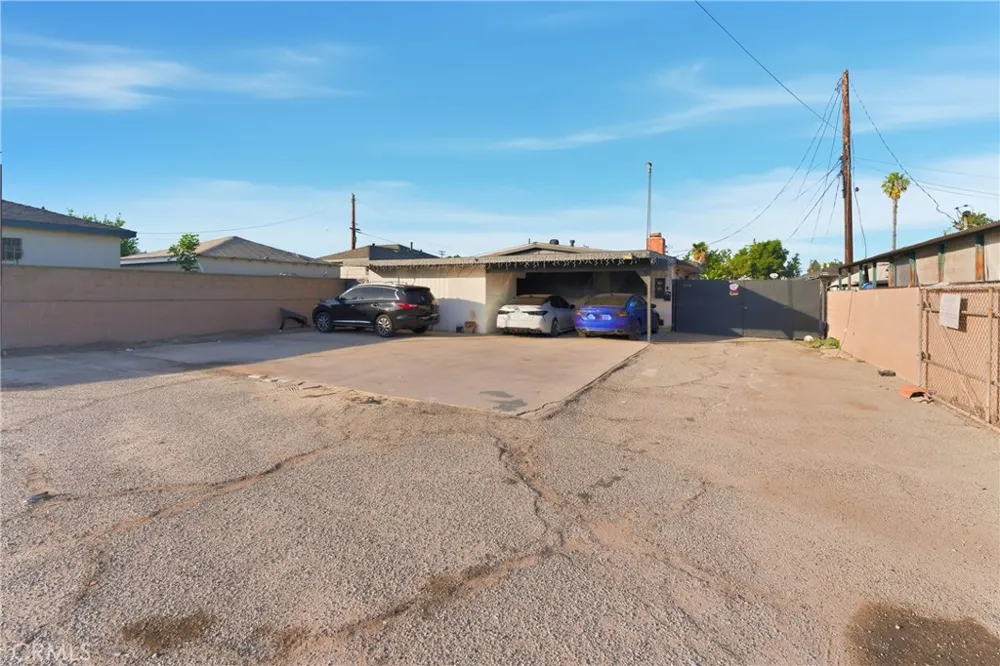 5222 Live Oak Cudahy, CA 90201