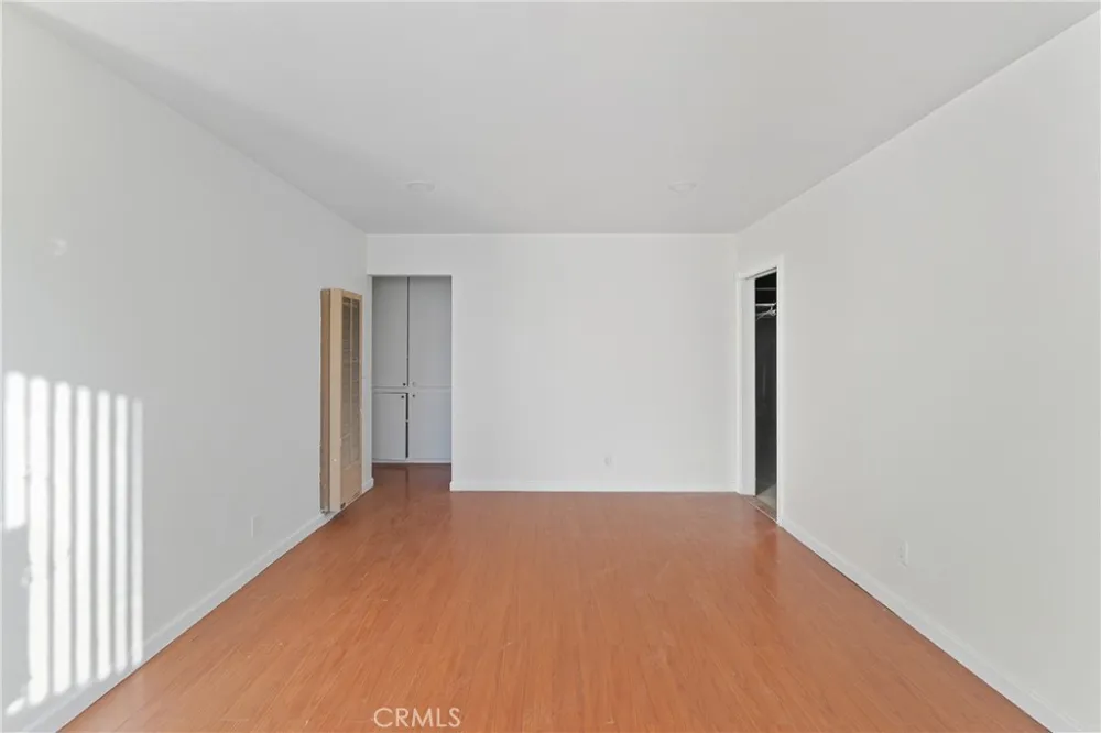 5222 Live Oak Cudahy, CA 90201