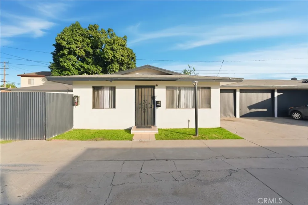 5222 Live Oak Cudahy, CA 90201