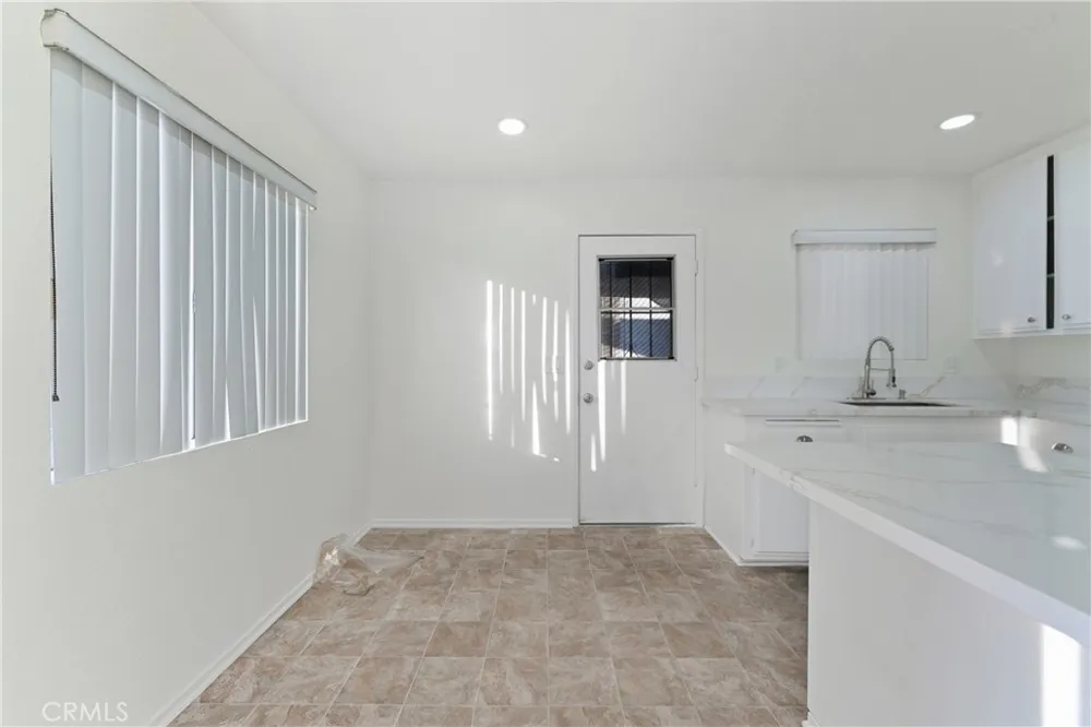 5222 Live Oak Cudahy, CA 90201