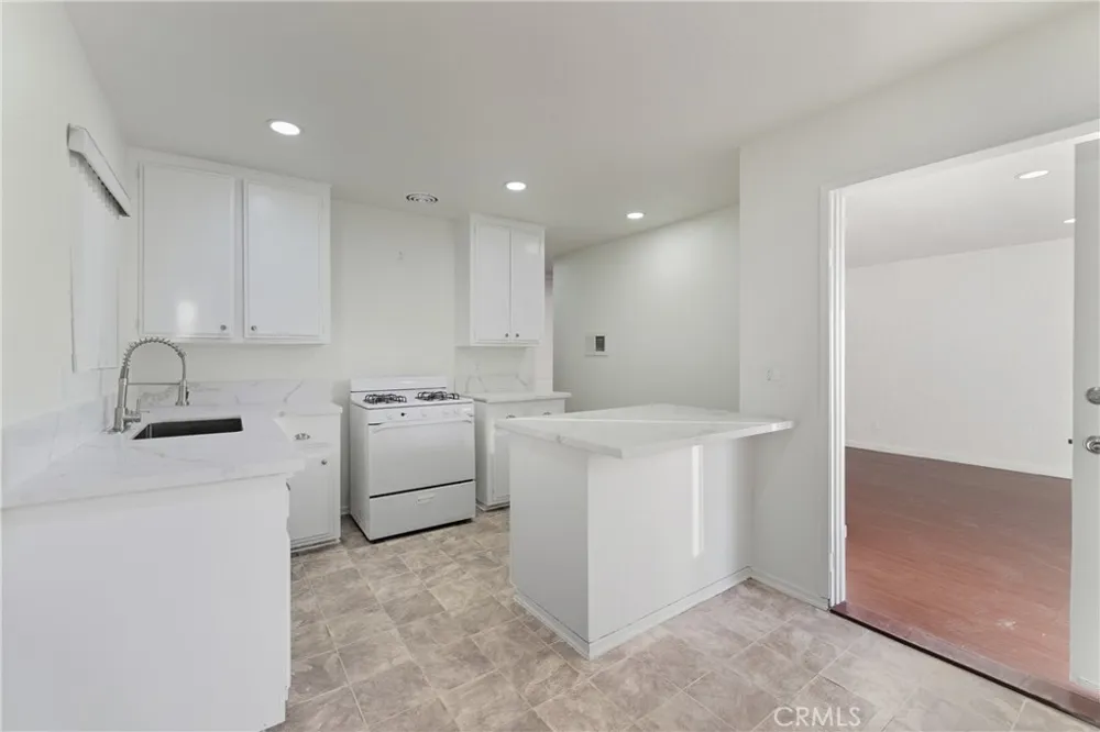 5222 Live Oak Cudahy, CA 90201