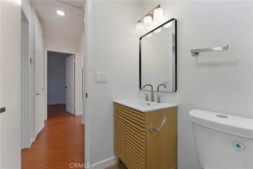 5222 Live Oak Cudahy, CA 90201