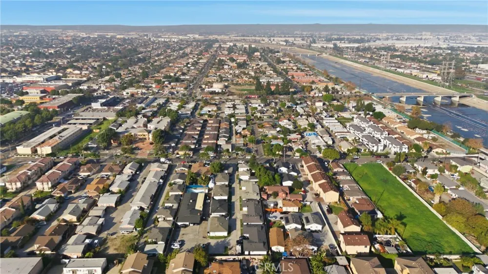 5222 Live Oak Cudahy, CA 90201