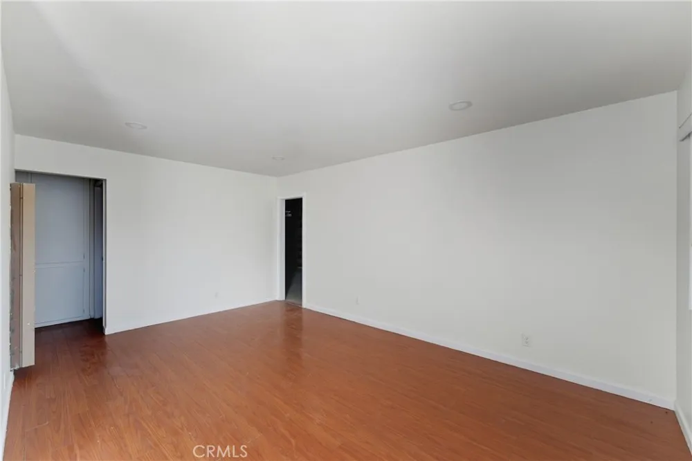 5222 Live Oak Cudahy, CA 90201