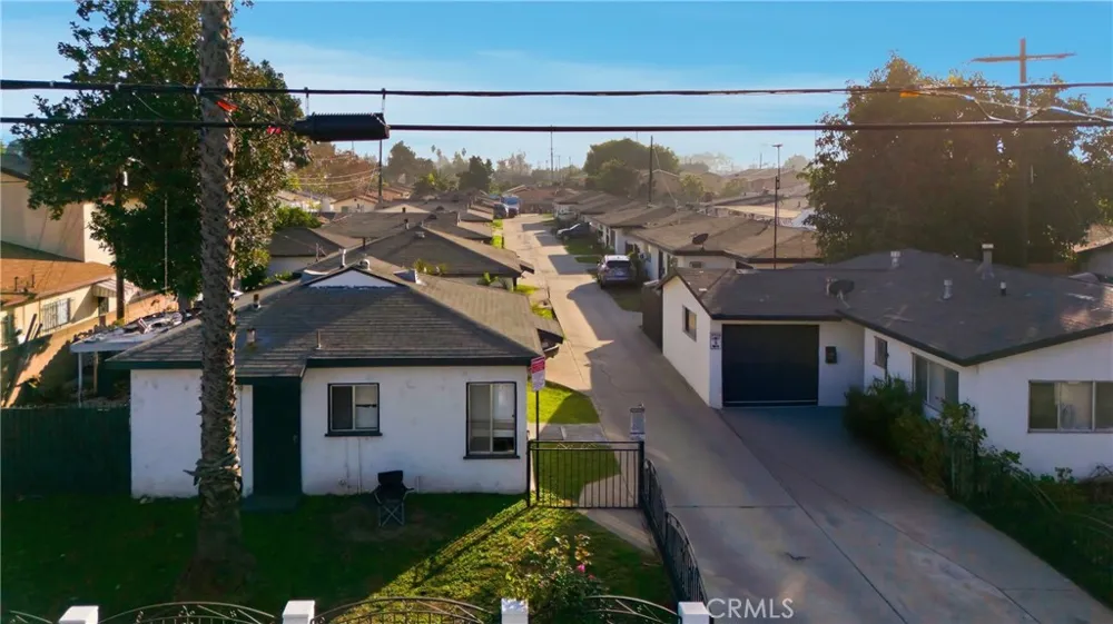 5222 Live Oak Cudahy, CA 90201
