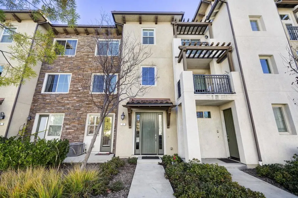 3092 Manuel Street #4