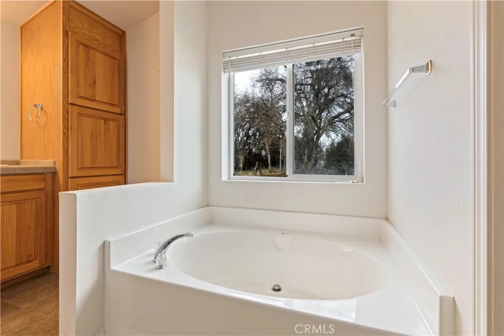 2816 Park View Drive Lakeport, CA 95453
