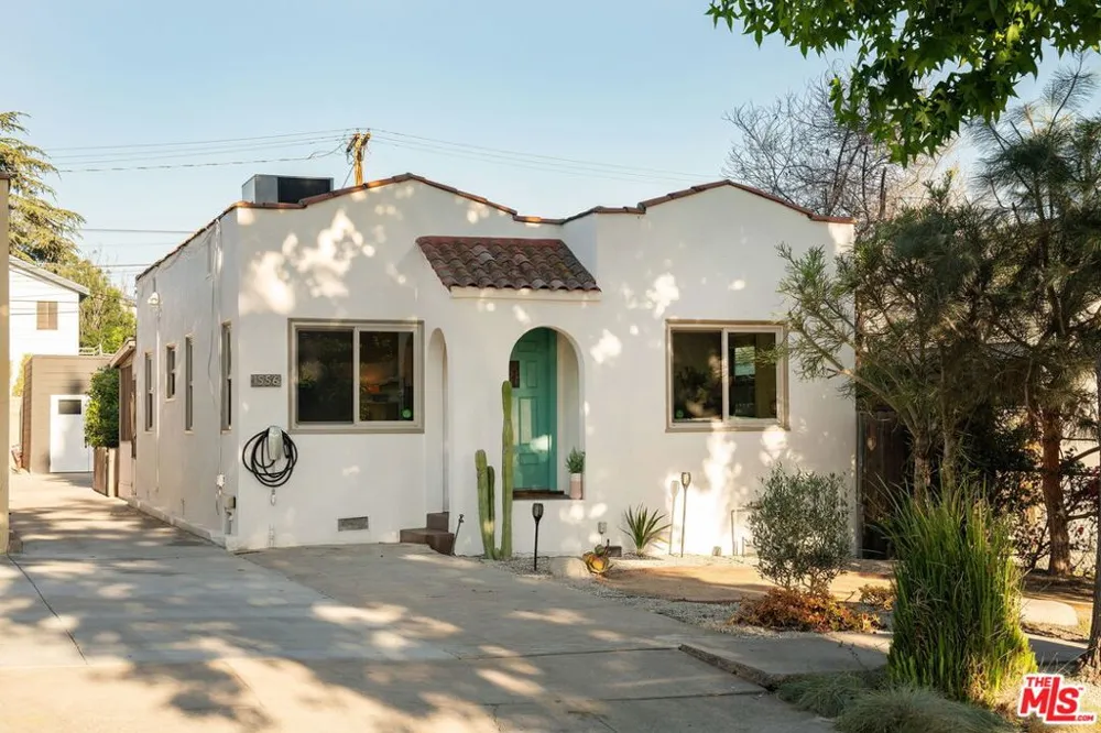 1556 Hazelwood Avenue