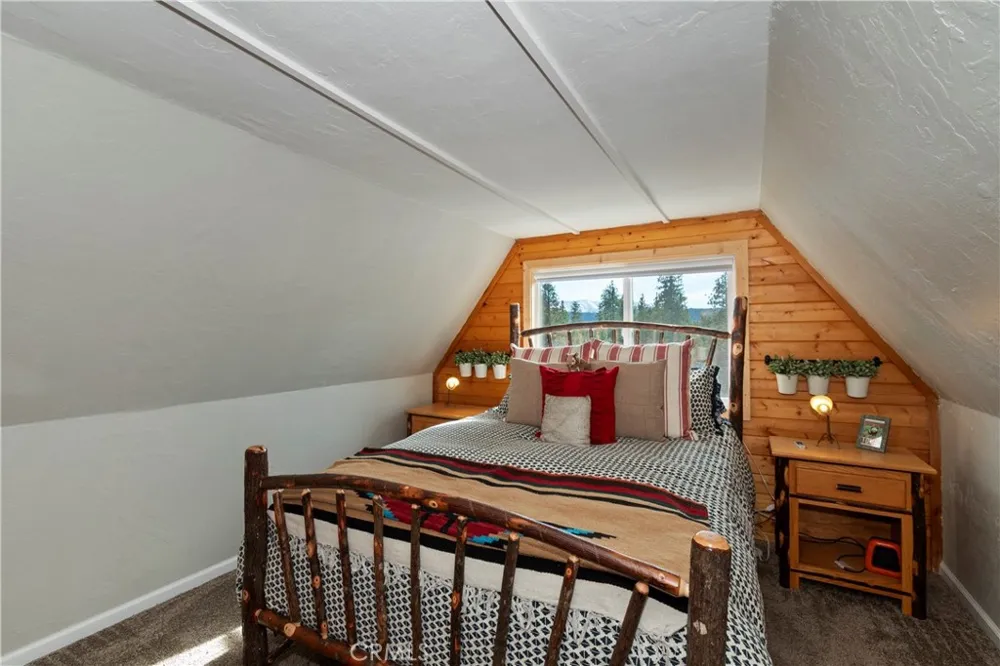 39676 Oakglen Fawnskin, CA 92333
