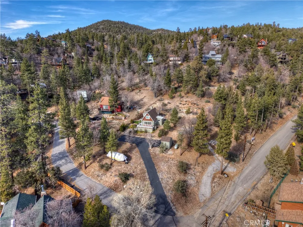 39676 Oakglen Fawnskin, CA 92333
