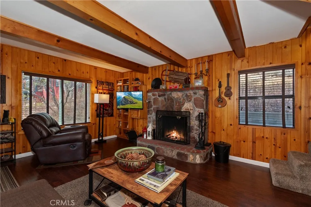 39676 Oakglen Fawnskin, CA 92333