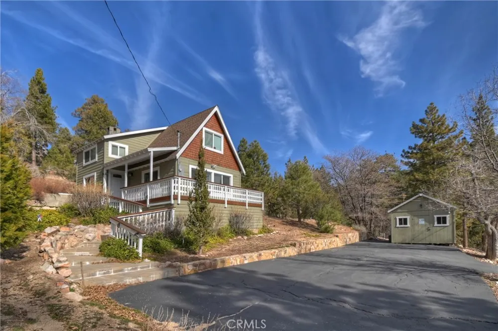 39676 Oakglen Fawnskin, CA 92333
