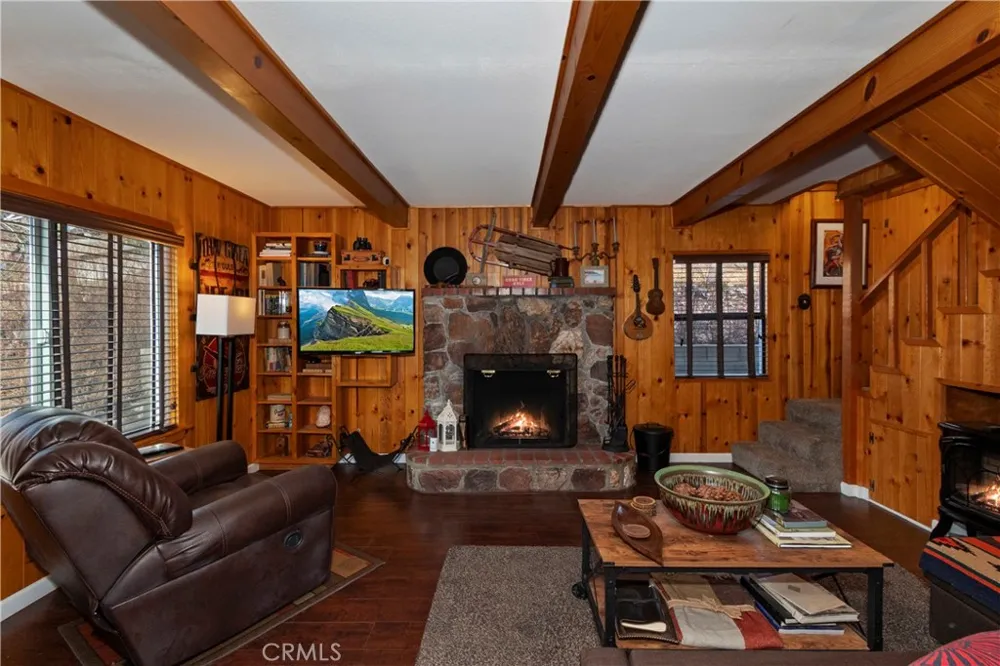 39676 Oakglen Fawnskin, CA 92333