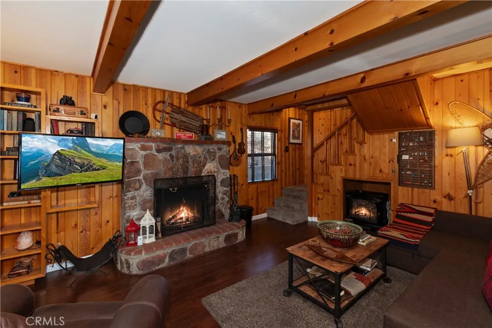 39676 Oakglen Fawnskin, CA 92333