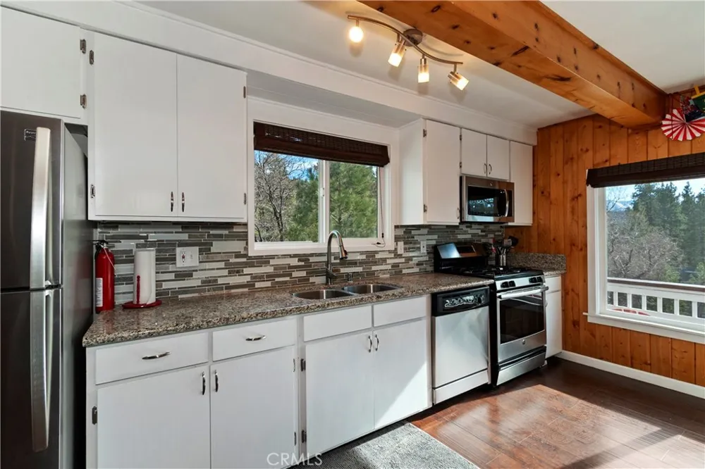 39676 Oakglen Fawnskin, CA 92333