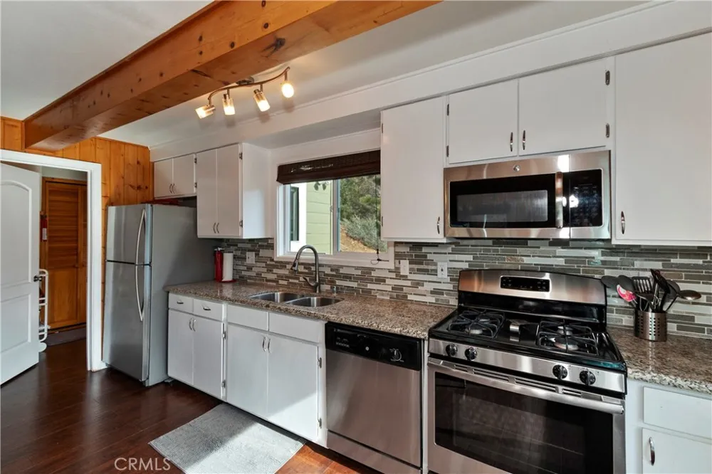 39676 Oakglen Fawnskin, CA 92333