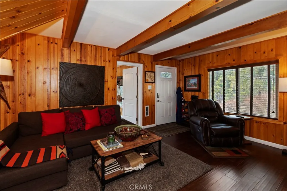 39676 Oakglen Fawnskin, CA 92333