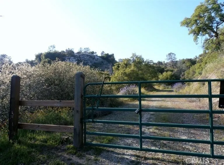 37 Lynx Lane Prather, CA 93651