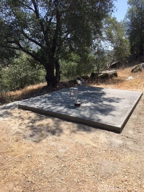 37 Lynx Lane Prather, CA 93651