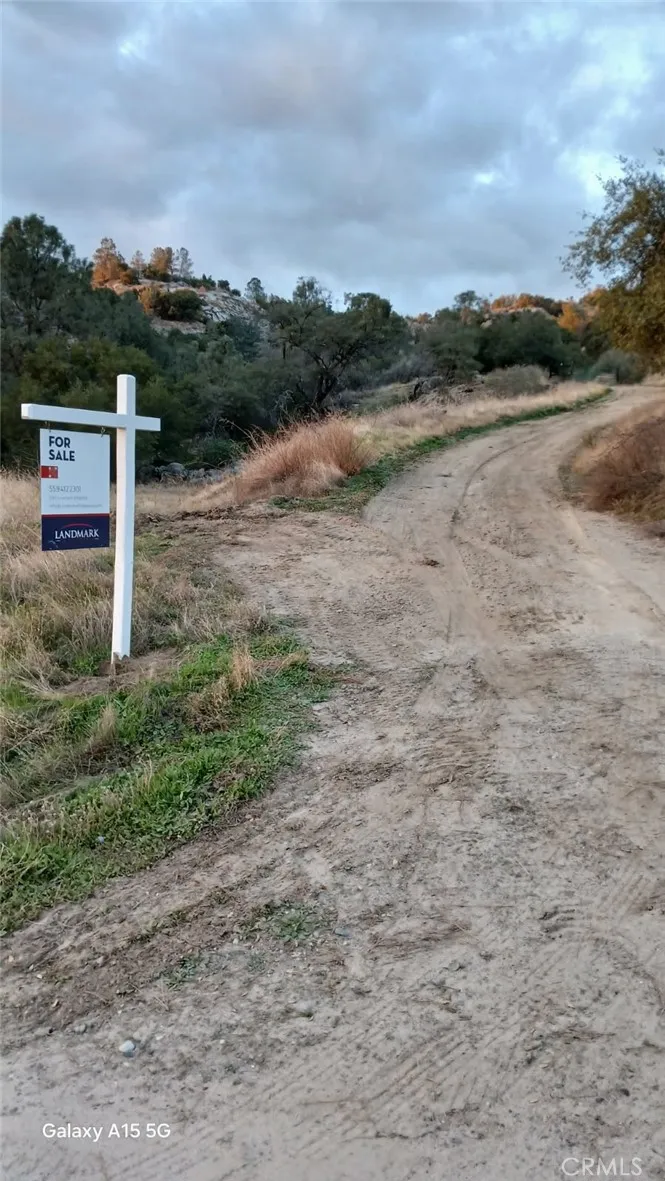37 Lynx Lane Prather, CA 93651