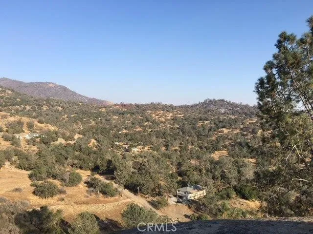37 Lynx Lane Prather, CA 93651