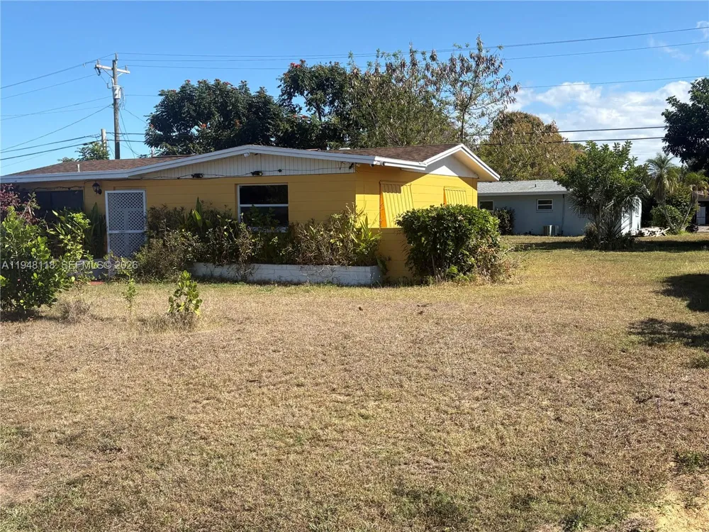 108 Coolidge ave Lehigh Acres, FL 33936