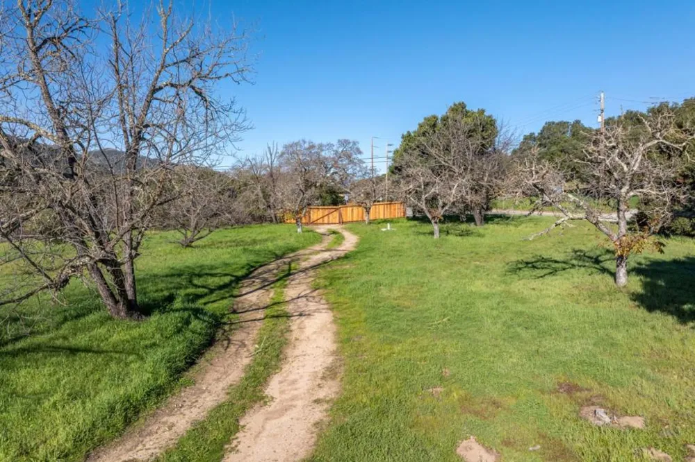 29 East Carmel Valley Road Carmel Valley, CA 93924