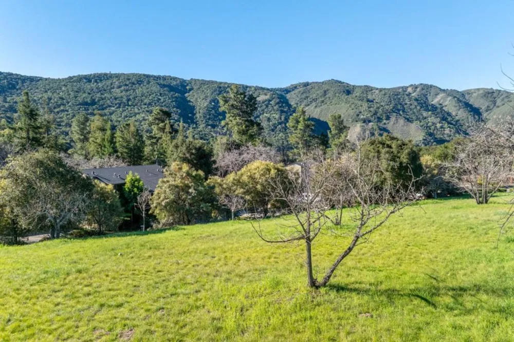 29 East Carmel Valley Road Carmel Valley, CA 93924