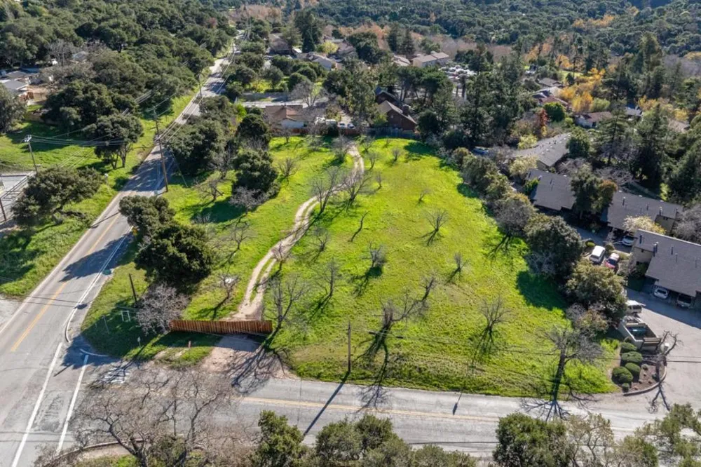 29 East Carmel Valley Road Carmel Valley, CA 93924