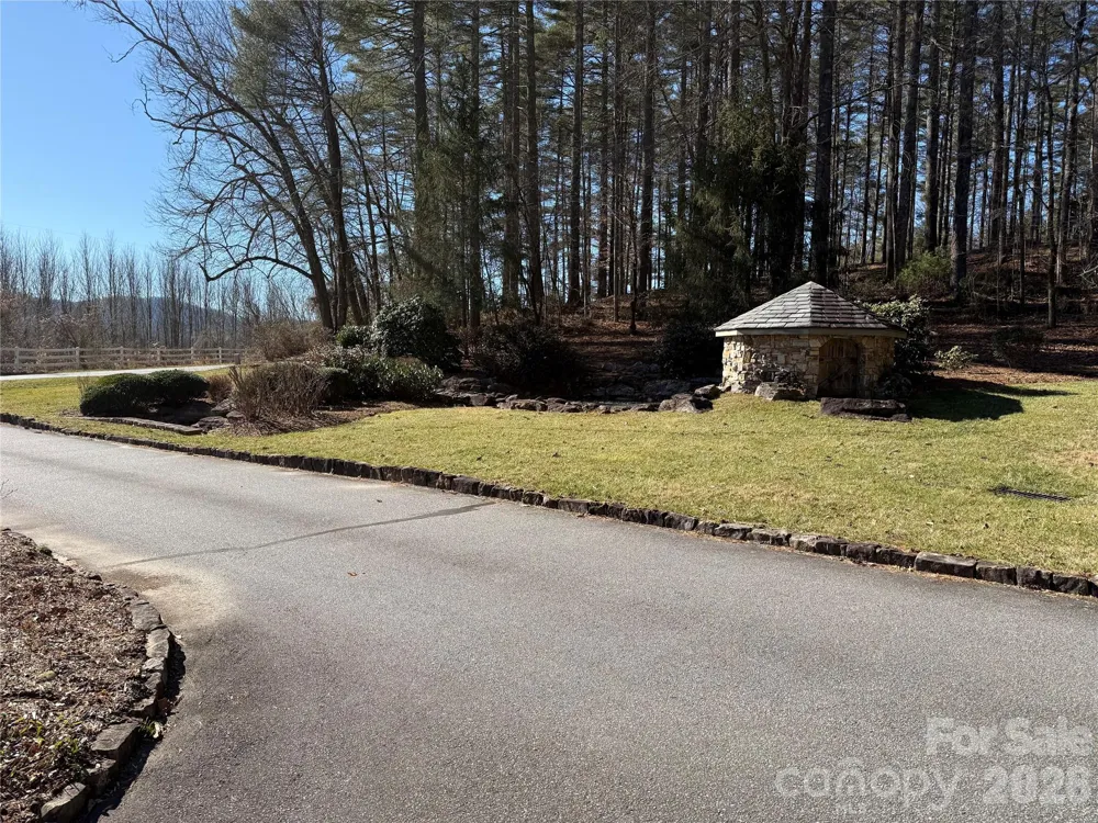 33 High Point Trail Brevard, NC 28712