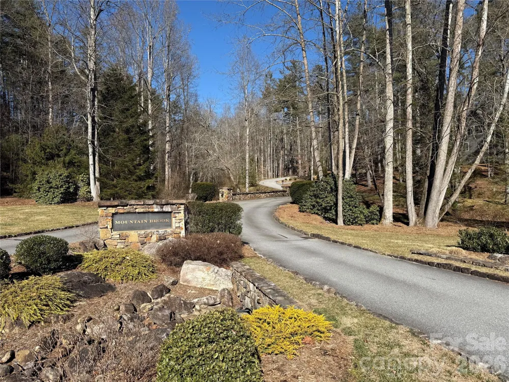 33 High Point Trail Brevard, NC 28712