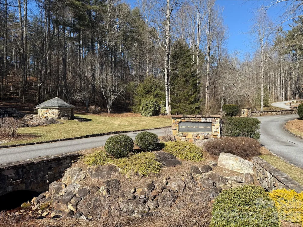 33 High Point Trail Brevard, NC 28712