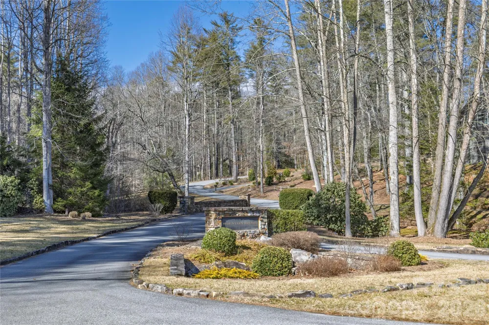 33 High Point Trail Brevard, NC 28712