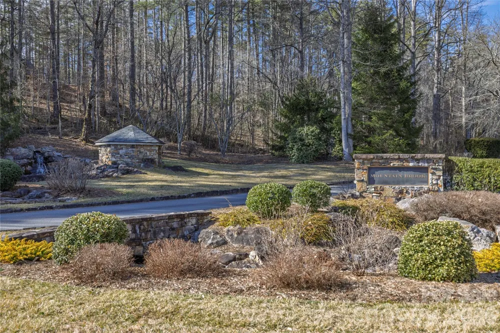 33 High Point Trail Brevard, NC 28712