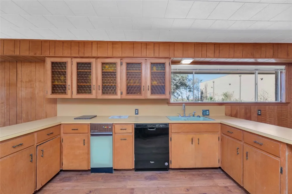 1243 North Jefferson Highway La Grange, TX 78945