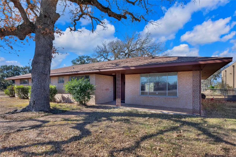 1243 North Jefferson Highway La Grange, TX 78945