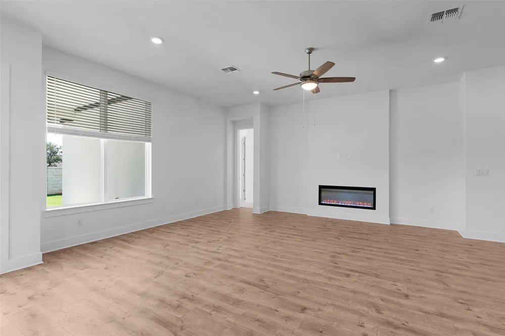 1129 Pansy Trail Georgetown, TX 78628