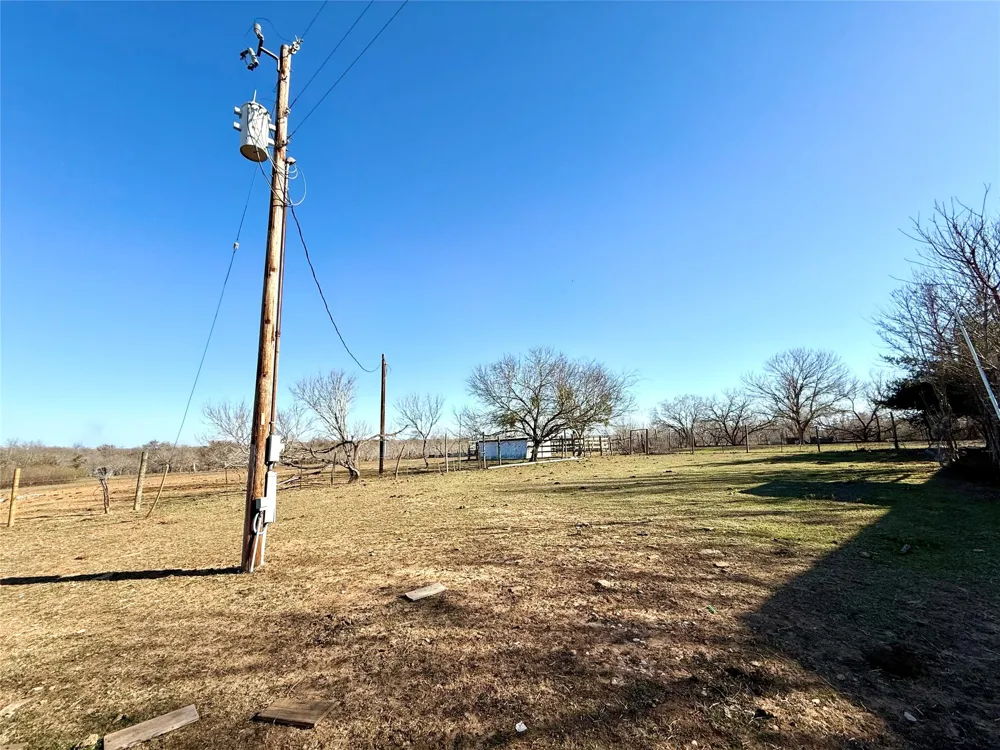 685 Fox Lane Lockhart, TX 78644