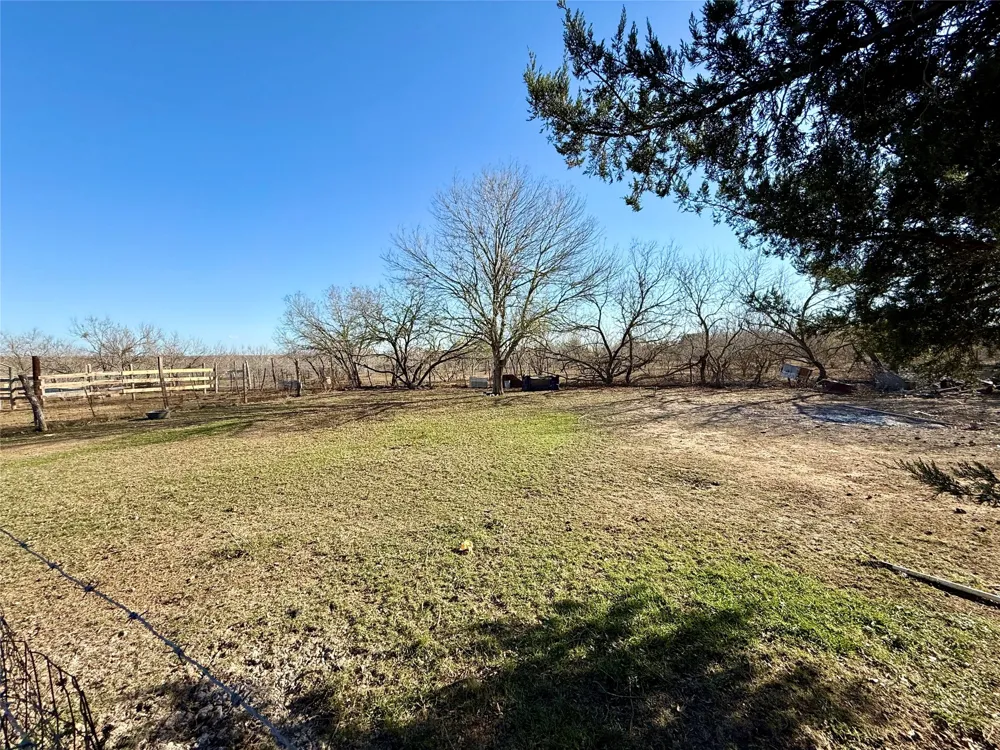 685 Fox Lane Lockhart, TX 78644